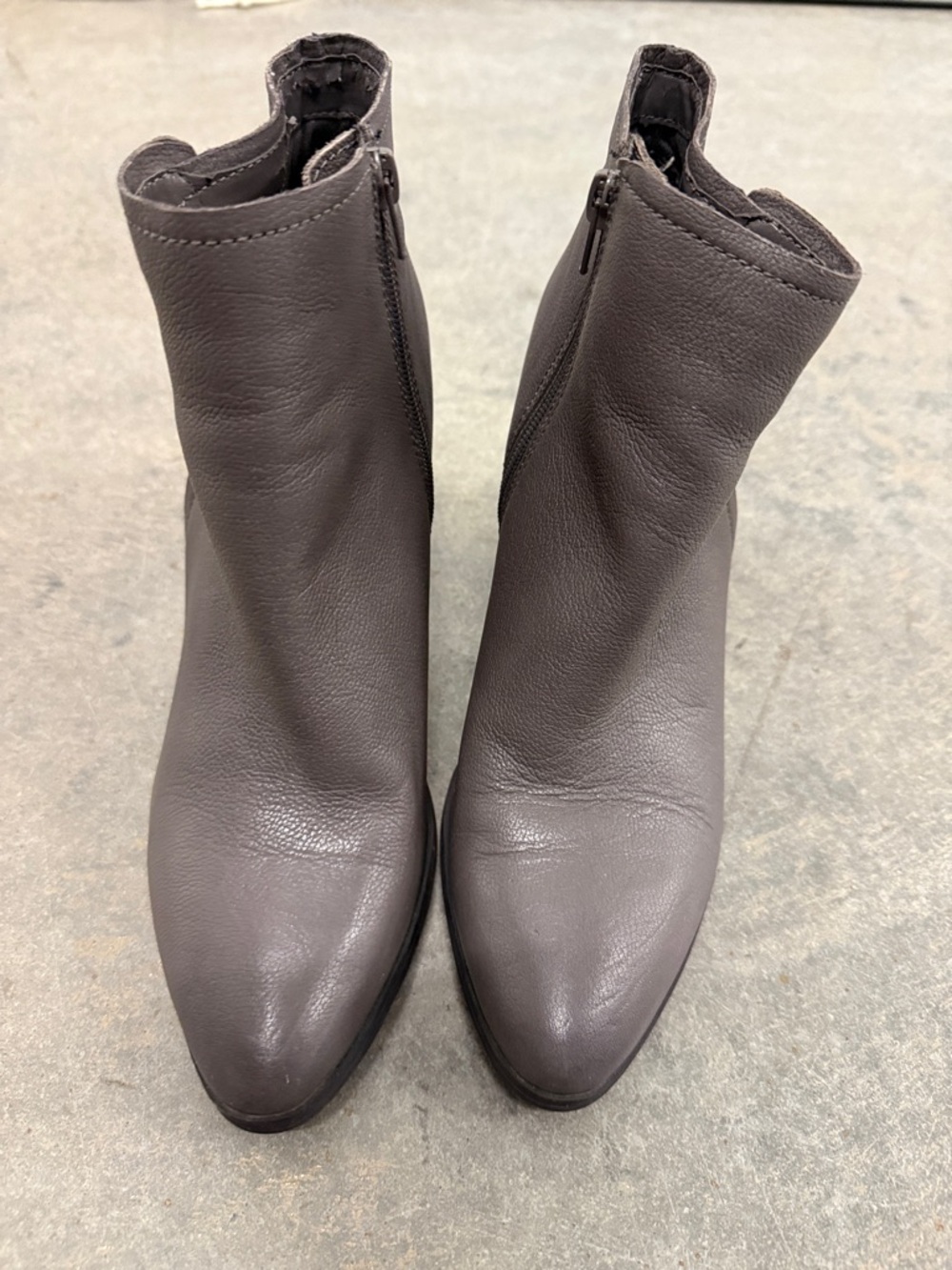 Steve Madden Gray Leather Ankle Booties with Side Zip